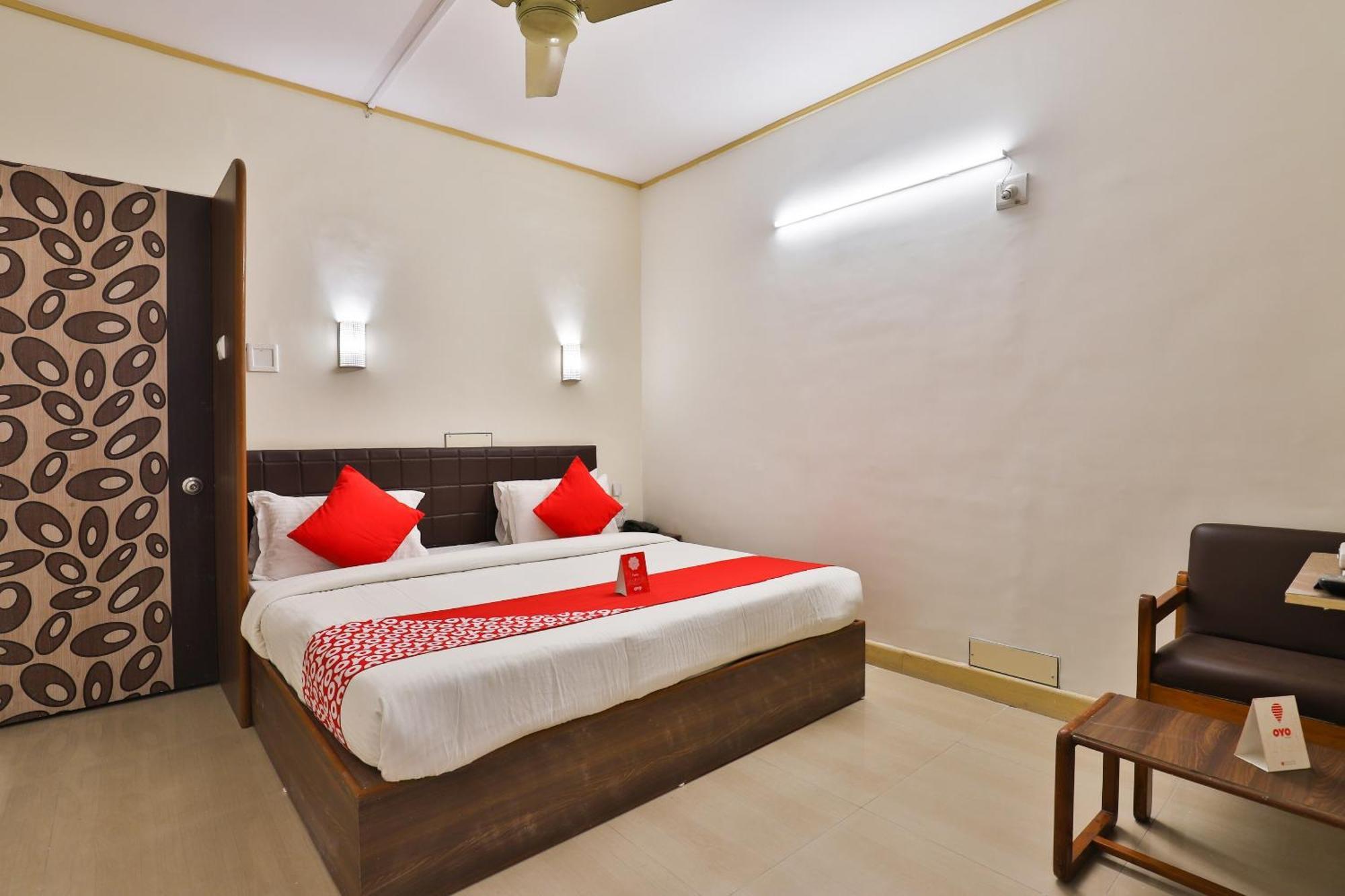 Hotel O Utsav Vadodara Exterior foto