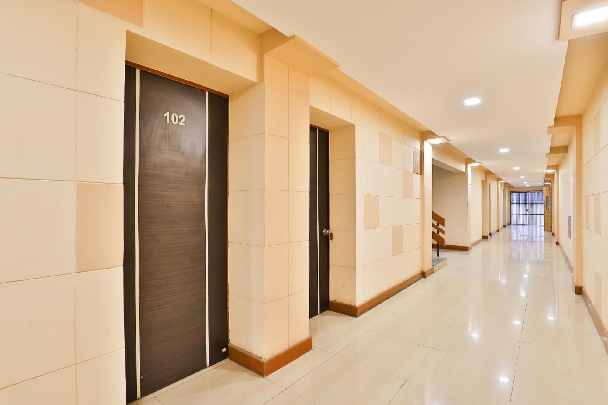 Hotel O Utsav Vadodara Exterior foto